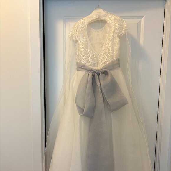 Like NEW Designer Dress ( Age 10-12) - Picture 6 of 6